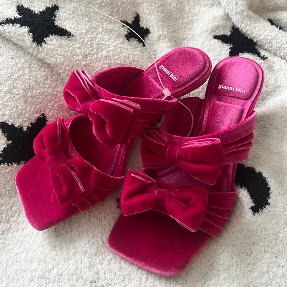 Gianni Bini Pandorah Velvet Bow Square Toe Dress Sandal - Picture 1 of 3